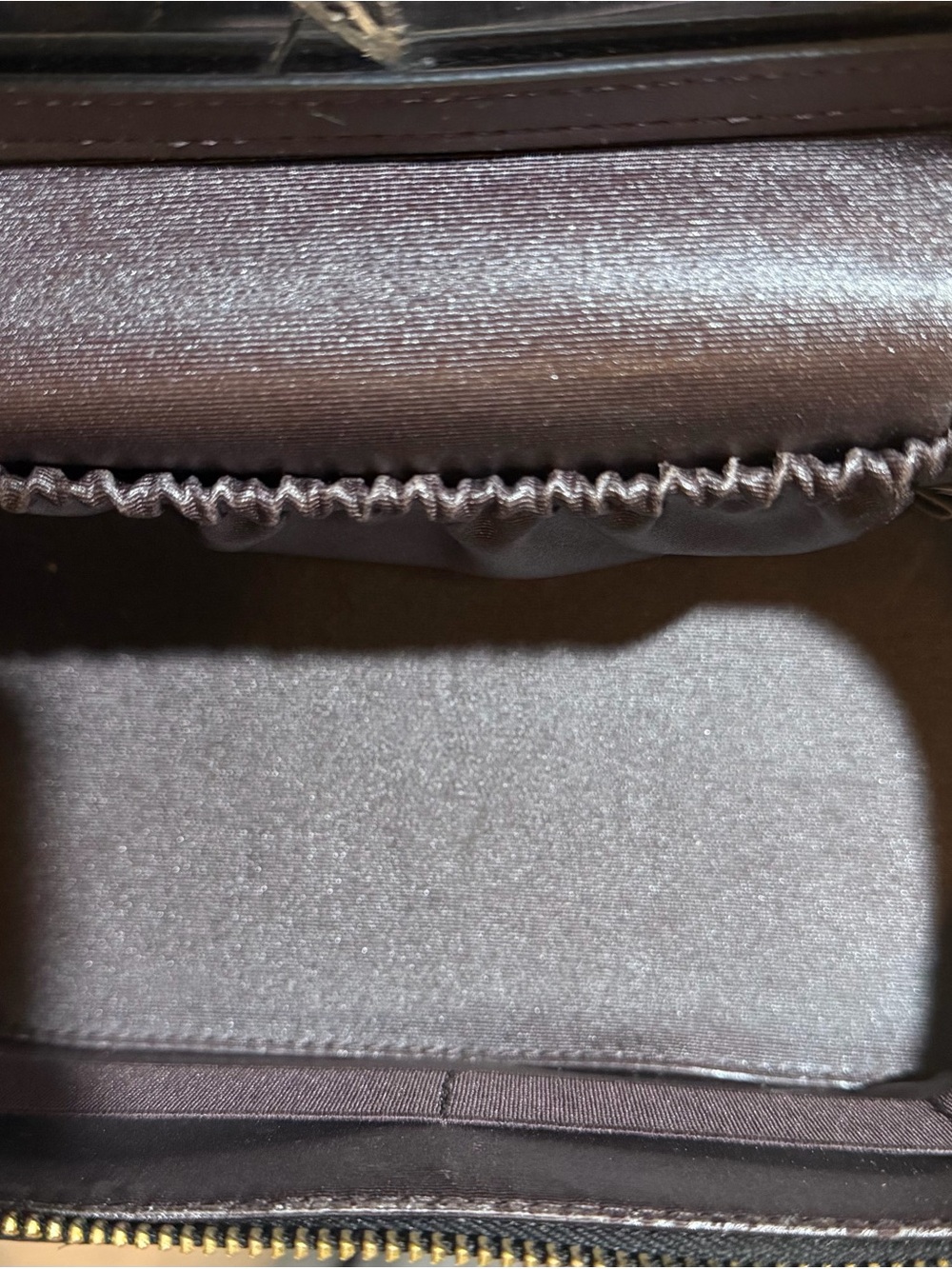 COACH Black Leather cosmetic case with Gold Hardware - Picture 4 of 5